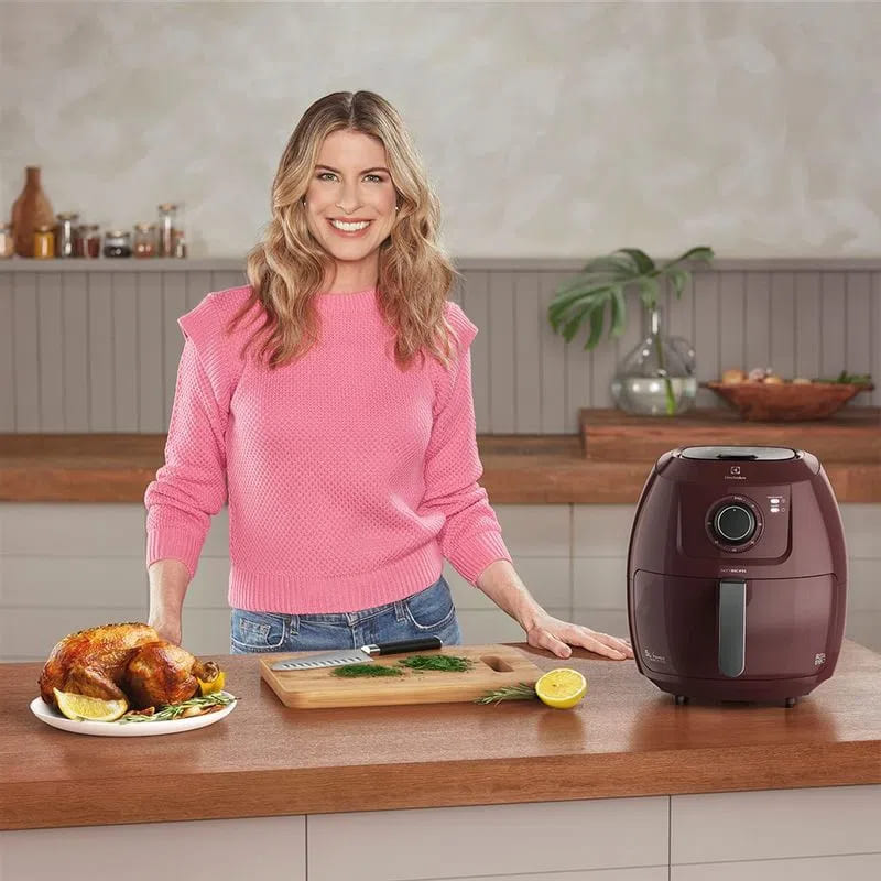 Air-Fryer-Electrolux-5L-Vermelha-Family-Efficient-1700W-por-Rita-Lobo--EAF51--