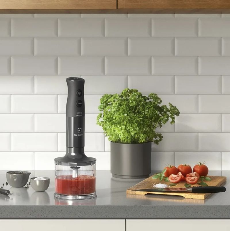 Mixer-3-em-1-Electrolux-Preto-600W-com-Haste-em-Inox-e-Tecnologia-TruFlow--EIB20-