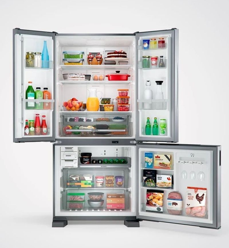 Geladeira-Brastemp-554-Litros-BRO85AK-Frost-Free-3-Portas-Cor-Inox