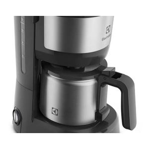 Cafeteira Elétrica Electrolux Efficient com Jarra de aço Inox (ECM12)