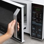 Micro-ondas-35L-Branco-Porta-Preta-SmartPlate-Midea-MXSA35P2